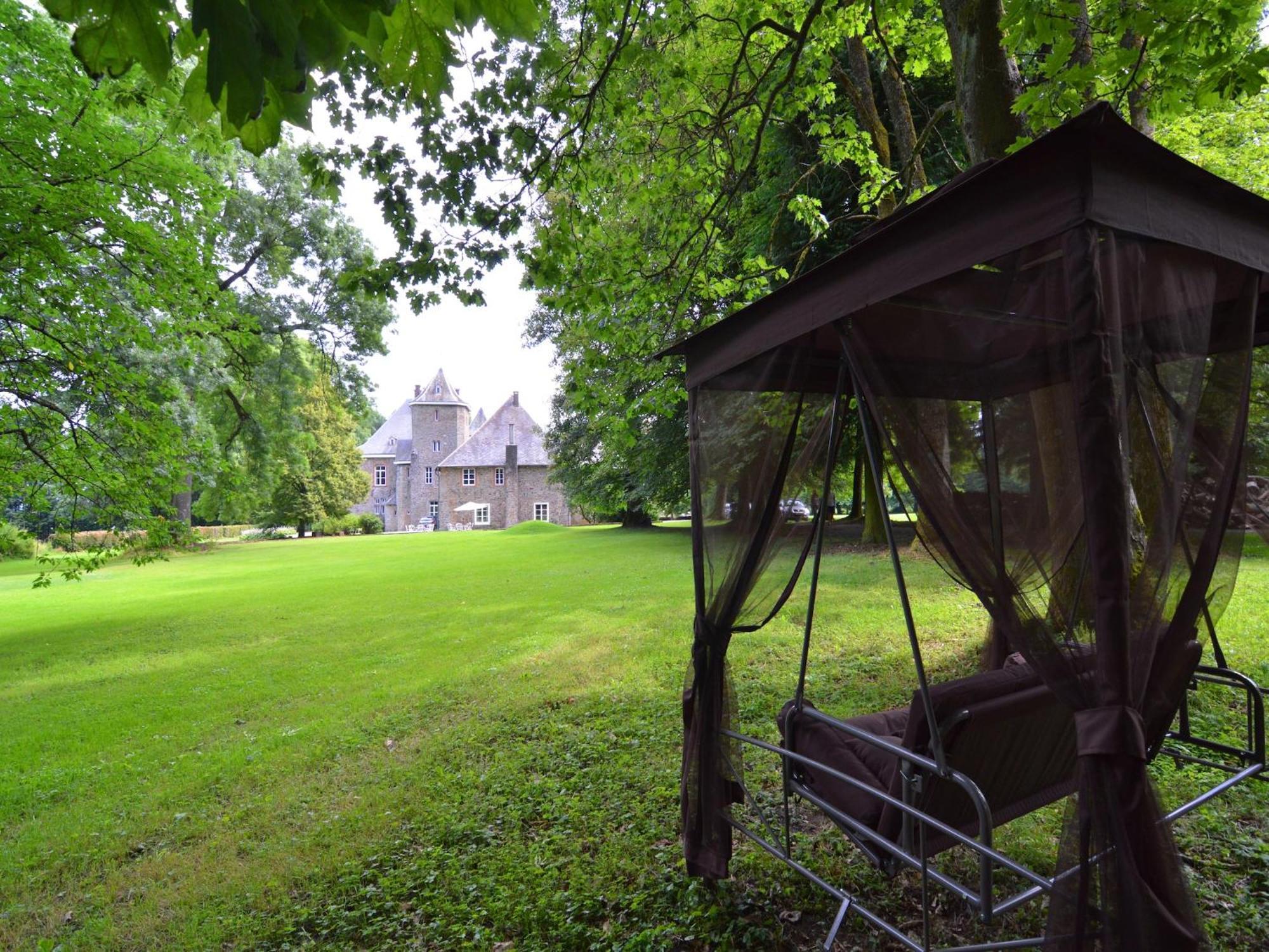 Delightful Castle In Bastogne With Bubble Bath Villa Buitenkant foto